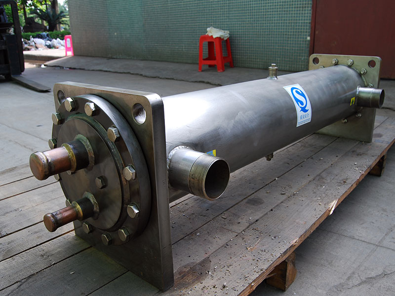 上海贸易公司订购的钛管冷凝器